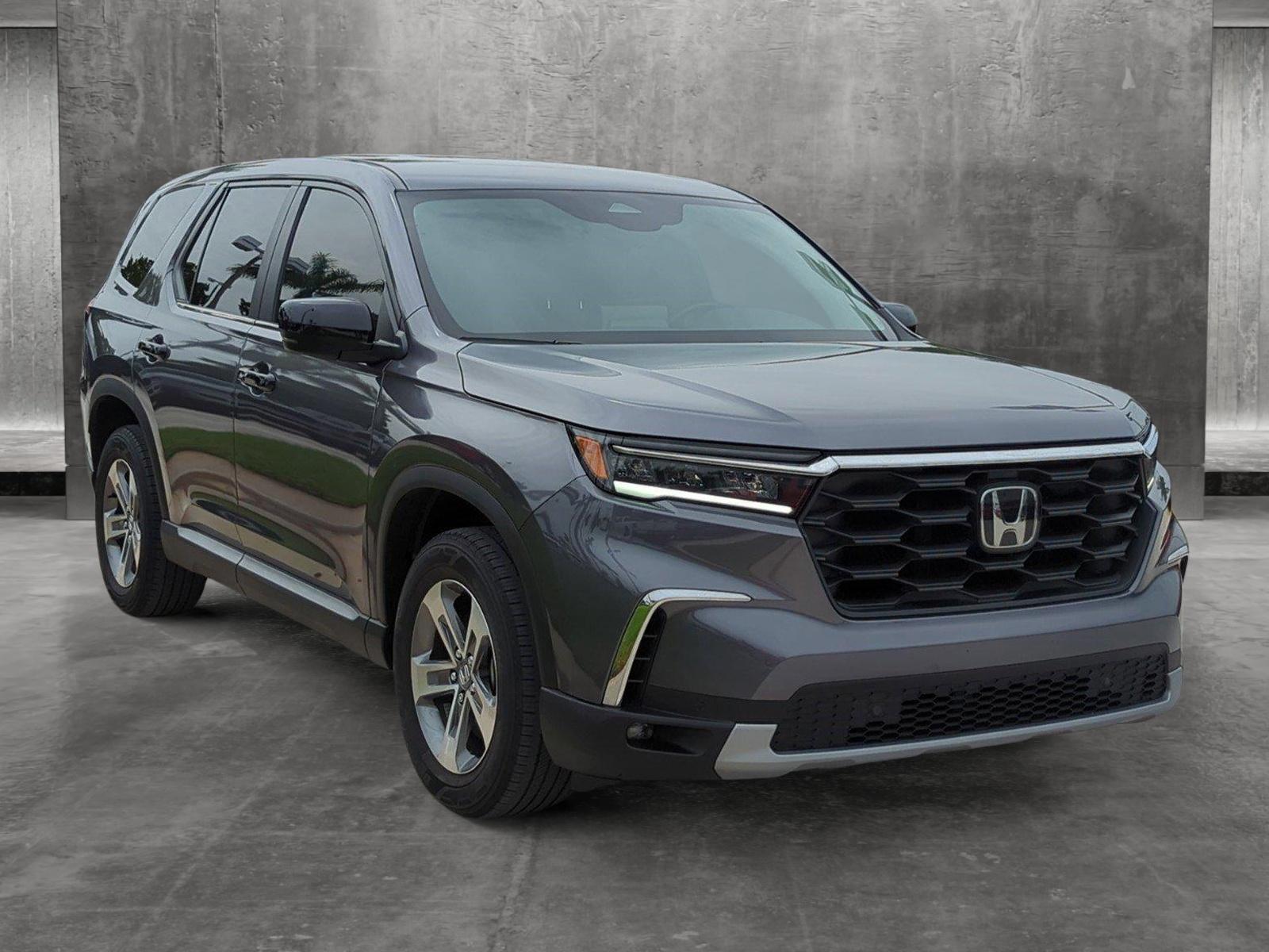 2023 Honda Pilot Vehicle Photo in Pembroke Pines, FL 33027