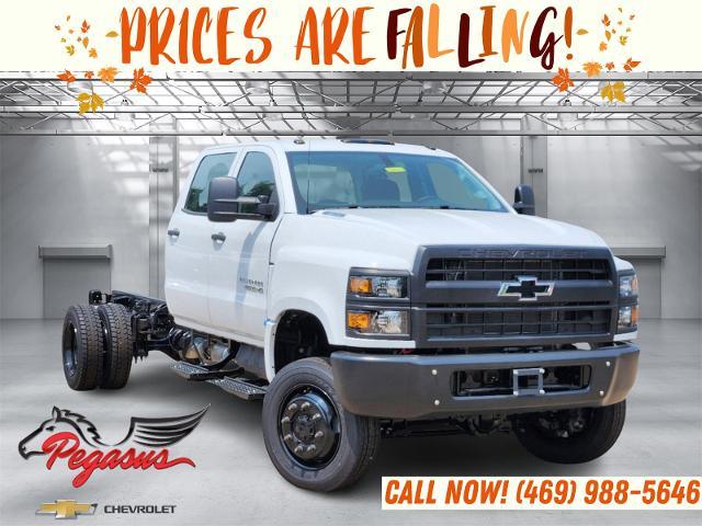 2024 Chevrolet Silverado Chassis Cab Vehicle Photo in ENNIS, TX 75119-5114