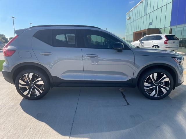 2025 Volvo XC40 Vehicle Photo in Grapevine, TX 76051