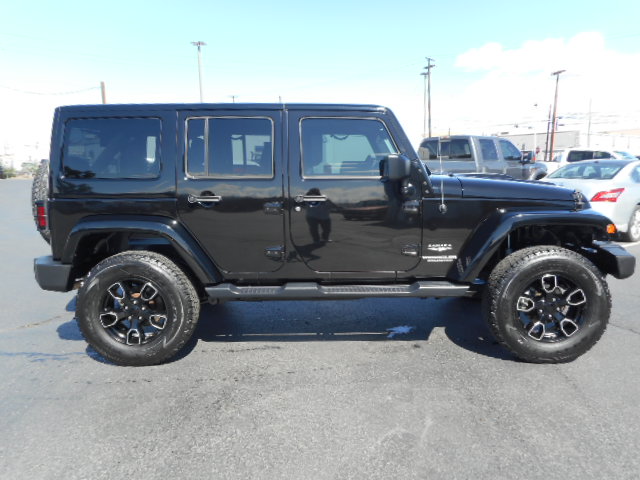 Used 2017 Jeep Wrangler Unlimited Smoky Mountain with VIN 1C4BJWEG9HL640393 for sale in Yakima, WA