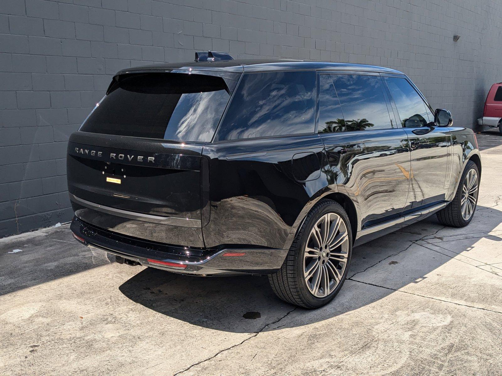 2024 Land Rover Range Rover Vehicle Photo in Pompano Beach, FL 33064