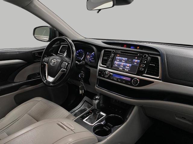 2018 Toyota Highlander Vehicle Photo in Appleton, WI 54913