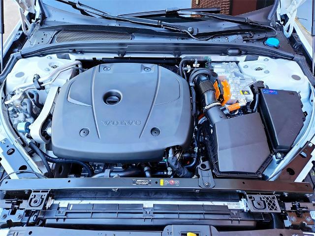 2024 Volvo S60 Recharge Plug-In Hybrid Vehicle Photo in Houston, TX 77007
