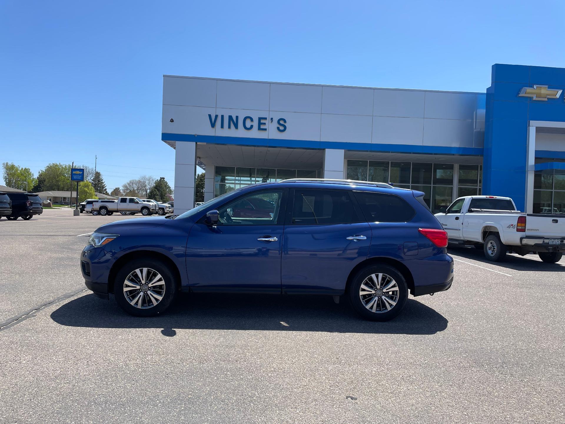 Used 2020 Nissan Pathfinder SL with VIN 5N1DR2CM7LC598393 for sale in Burlington, CO