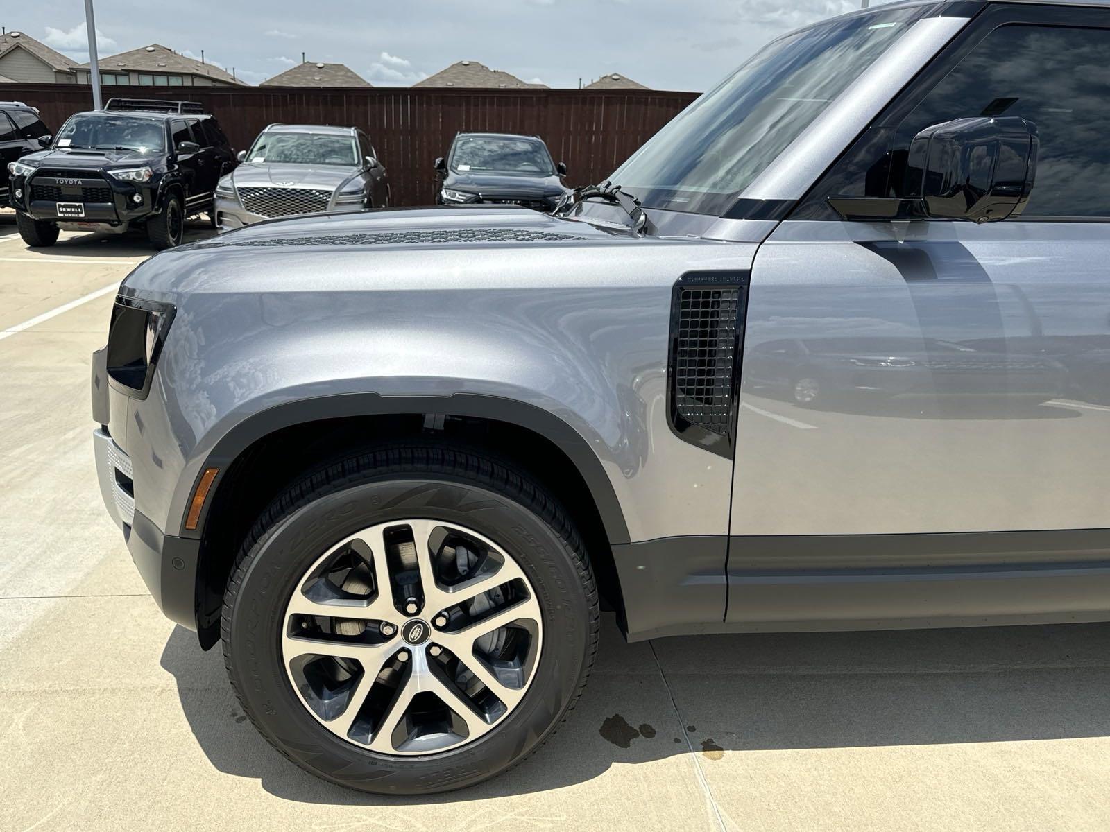 2024 Defender Vehicle Photo in AUSTIN, TX 78717