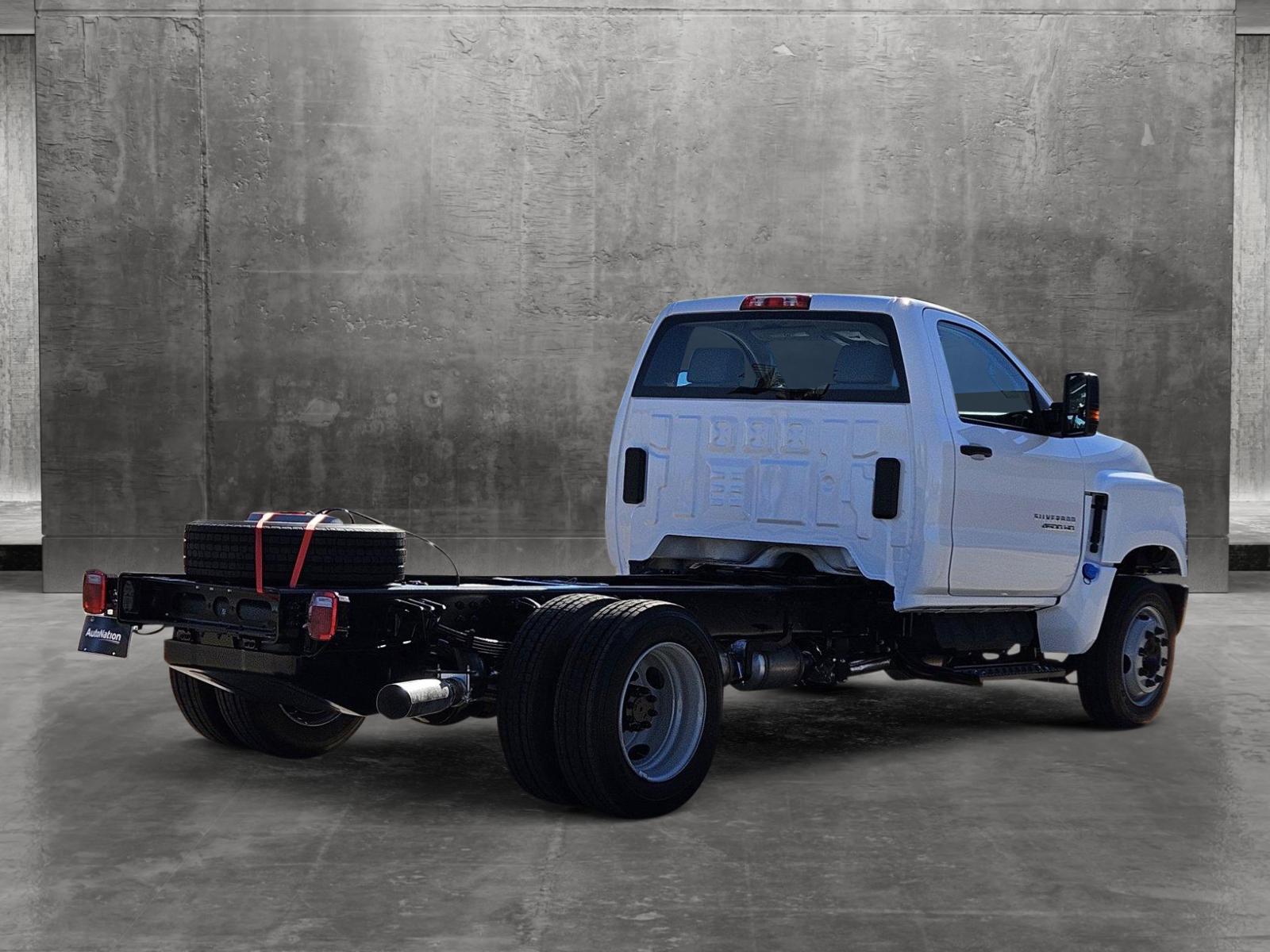 2024 Chevrolet Silverado 4500 HD Vehicle Photo in AMARILLO, TX 79103-4111