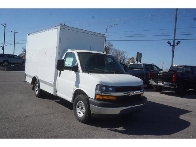 2023 Chevrolet Express Cutaway 3500 Vehicle Photo in ALCOA, TN 37701-3235