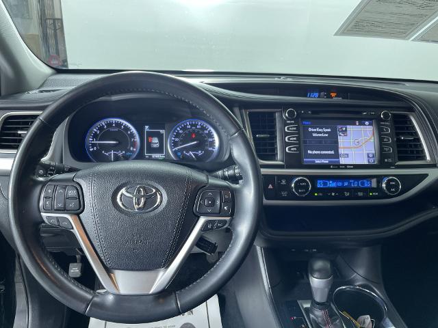 2019 Toyota Highlander Vehicle Photo in GILBERT, AZ 85297-0402