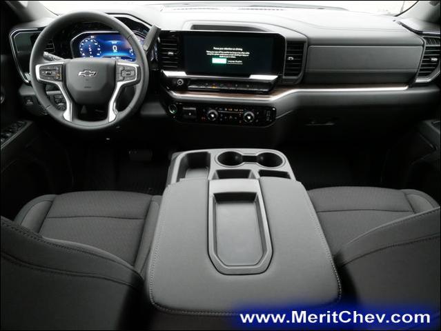 2024 Chevrolet Silverado 1500 Vehicle Photo in MAPLEWOOD, MN 55119-4794