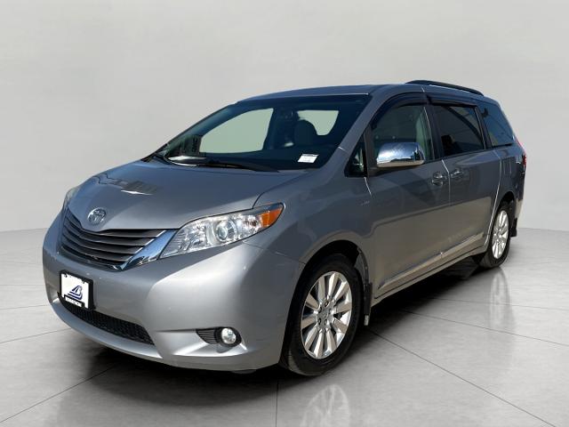 2017 Toyota Sienna Vehicle Photo in MANITOWOC, WI 54220-5838