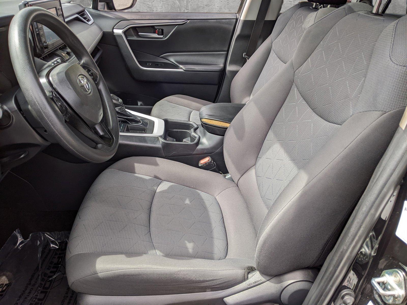 2019 Toyota RAV4 Vehicle Photo in LAUREL, MD 20707-4697