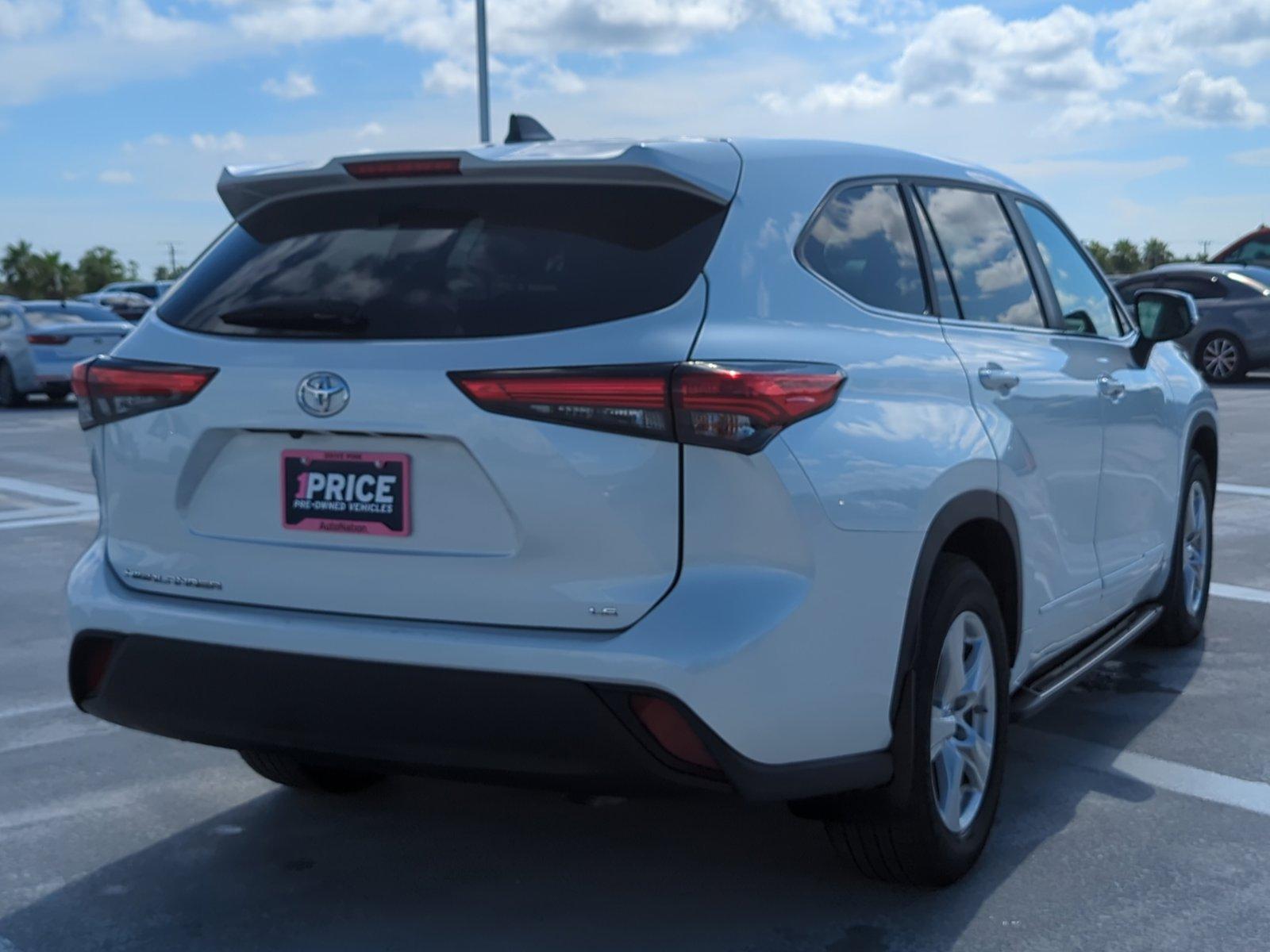 2023 Toyota Highlander Vehicle Photo in Ft. Myers, FL 33907