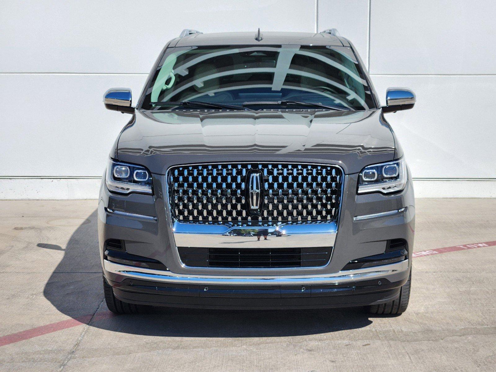 2024 Lincoln Navigator Vehicle Photo in GRAPEVINE, TX 76051-8302