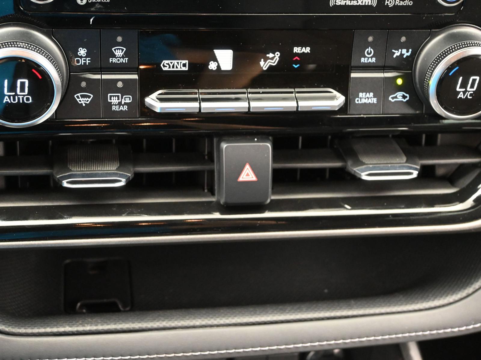 2021 Toyota Highlander Vehicle Photo in Cedar Rapids, IA 52402