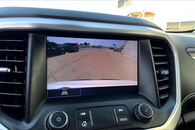 2023 GMC Acadia Vehicle Photo in TOPEKA, KS 66609-0000