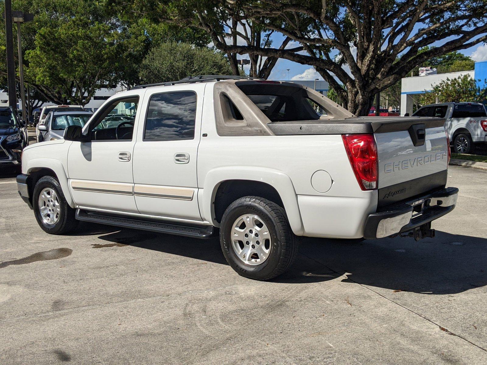 2006 Chevrolet Avalanche Vehicle Photo in PEMBROKE PINES, FL 33024-6534