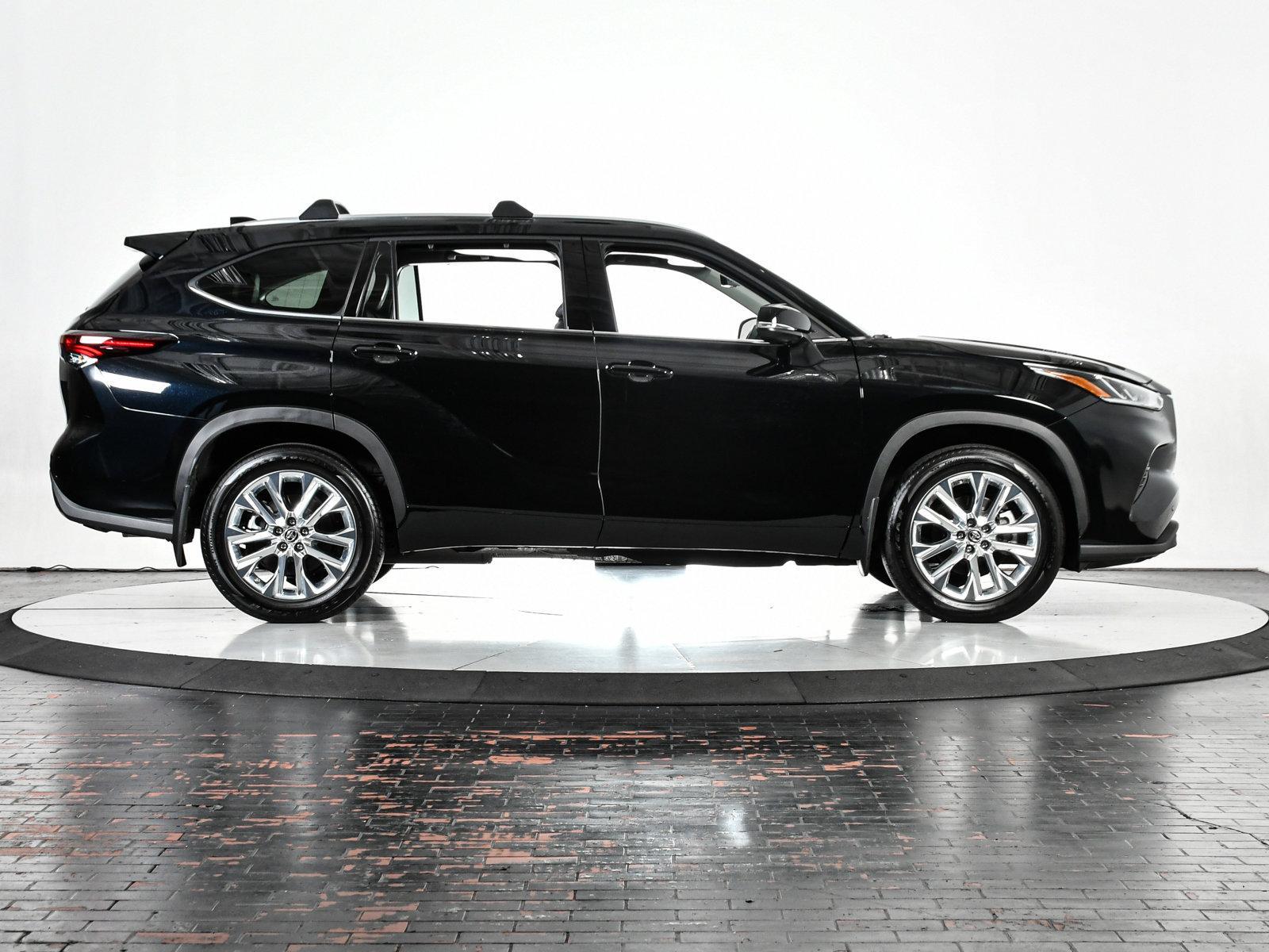 2024 Toyota Highlander Vehicle Photo in DALLAS, TX 75235