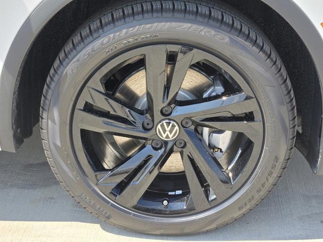 2024 Volkswagen Tiguan Vehicle Photo in Weatherford, TX 76087