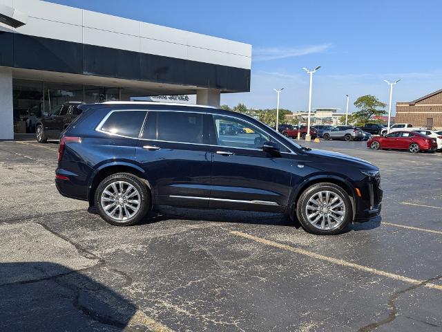 Used 2021 Cadillac XT6 Premium Luxury with VIN 1GYKPDRS5MZ185786 for sale in Villa Park, IL