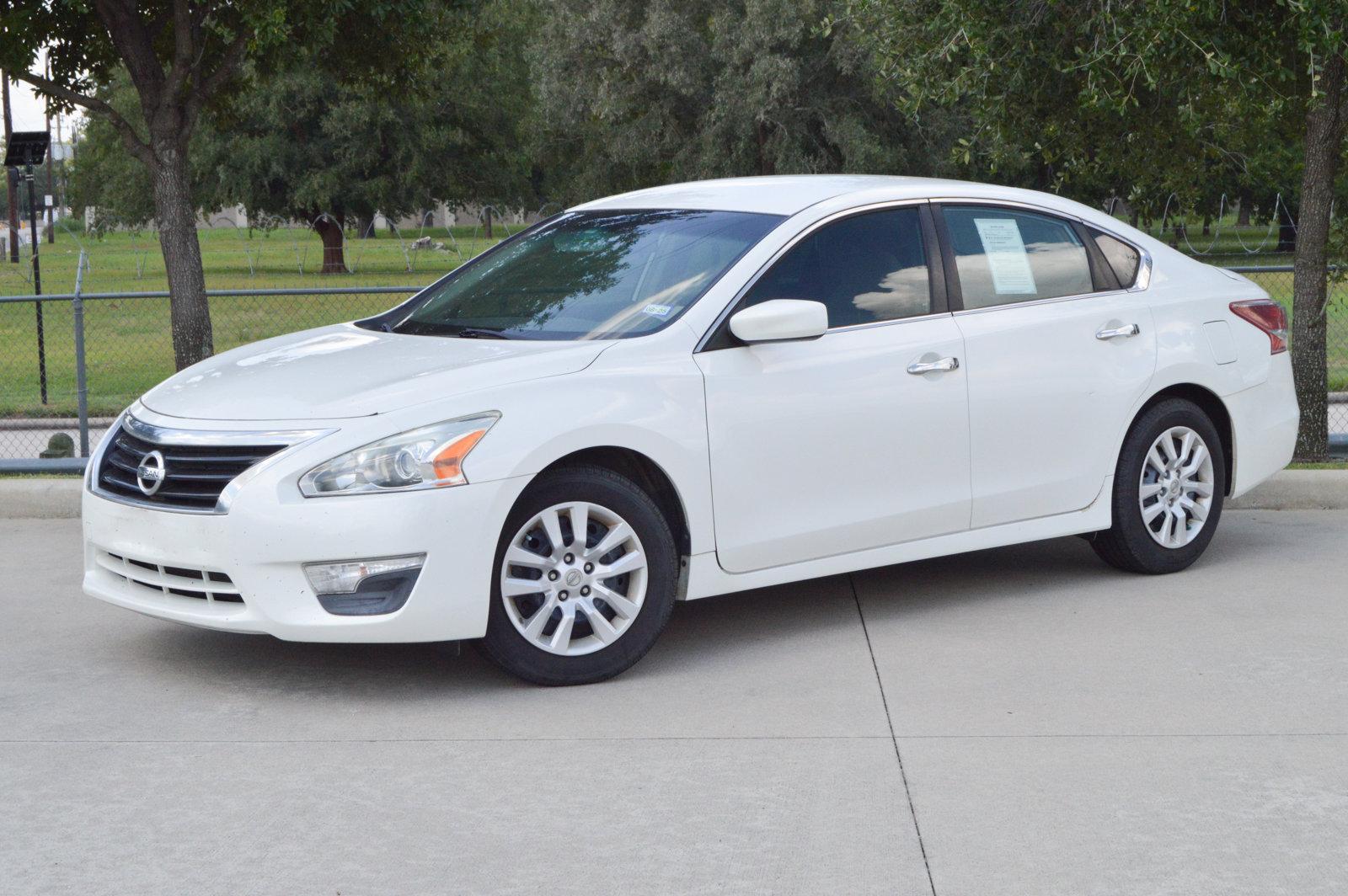 2013 Nissan Altima Vehicle Photo in Houston, TX 77090