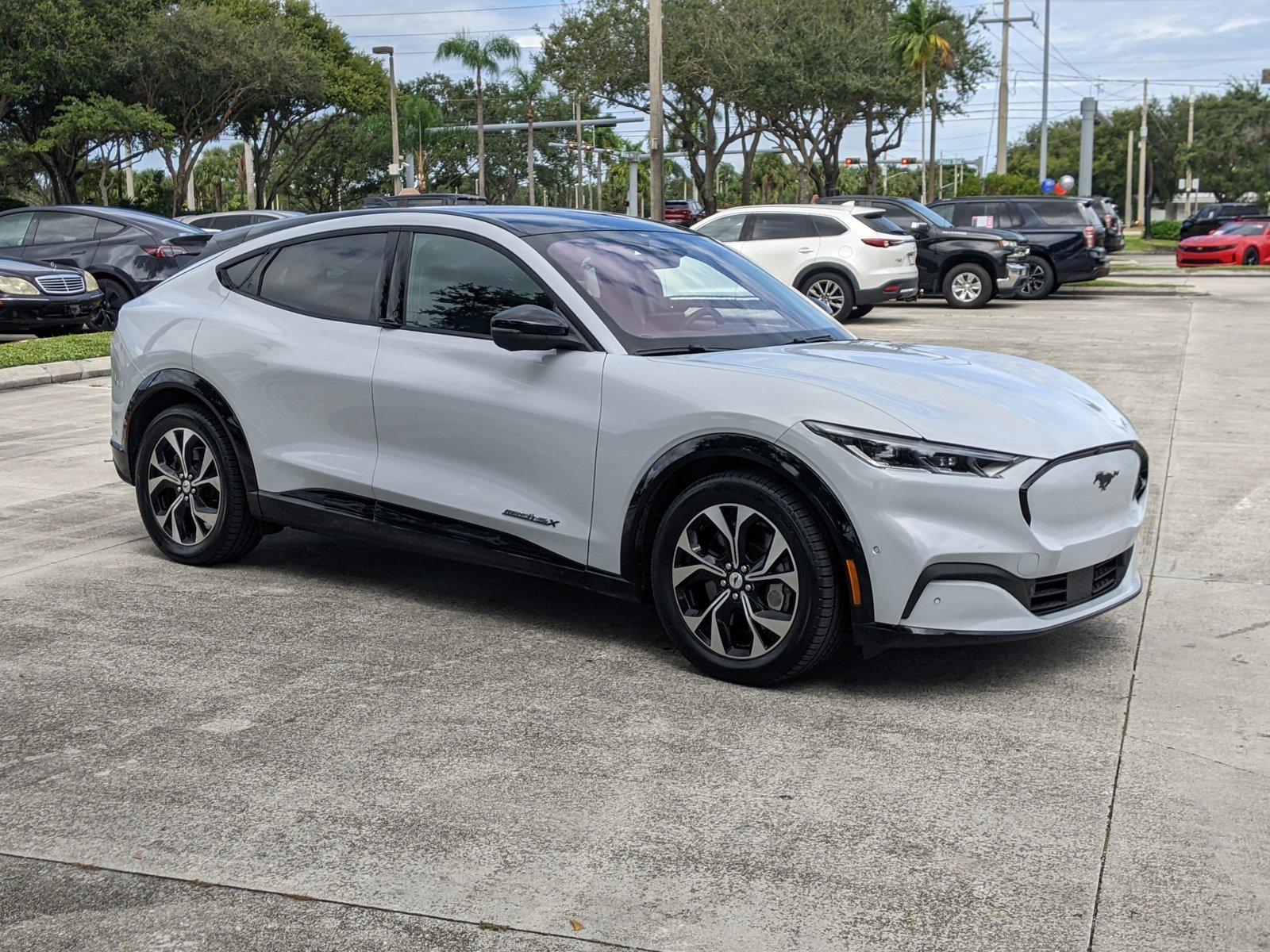 2022 Ford Mustang Mach-E Vehicle Photo in PEMBROKE PINES, FL 33024-6534