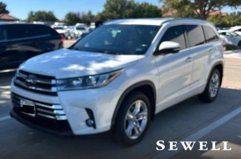 2018 Toyota Highlander Vehicle Photo in FORT WORTH, TX 76132