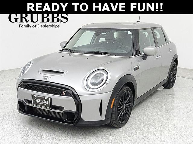 2024 MINI Cooper S Hardtop 4 Door Vehicle Photo in Grapevine, TX 76051