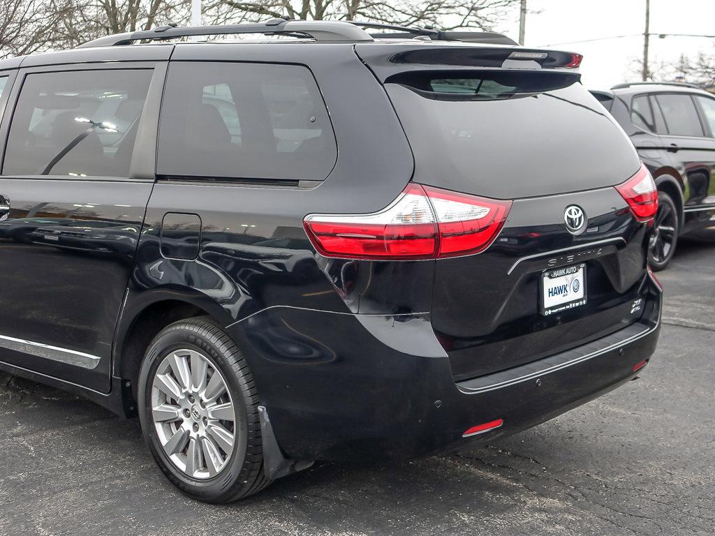 2017 Toyota Sienna Vehicle Photo in Saint Charles, IL 60174