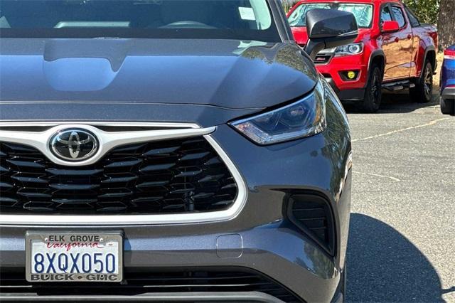 2021 Toyota Highlander Vehicle Photo in ELK GROVE, CA 95757-8703