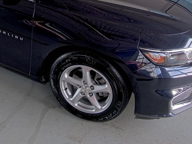 2017 Chevrolet Malibu Vehicle Photo in WENTZVILLE, MO 63385-1017