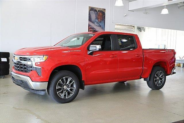 2025 Chevrolet Silverado 1500 Vehicle Photo in MEDINA, OH 44256-9001