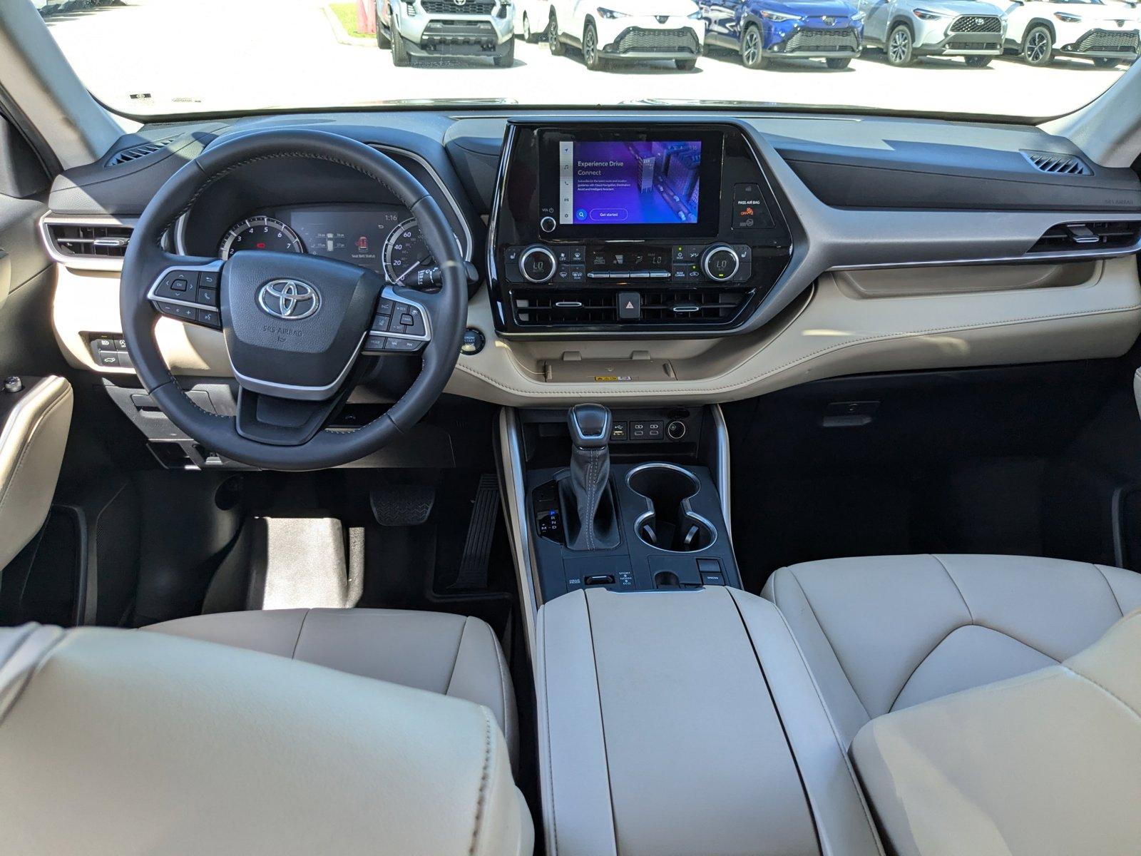 2023 Toyota Highlander Vehicle Photo in Winter Park, FL 32792