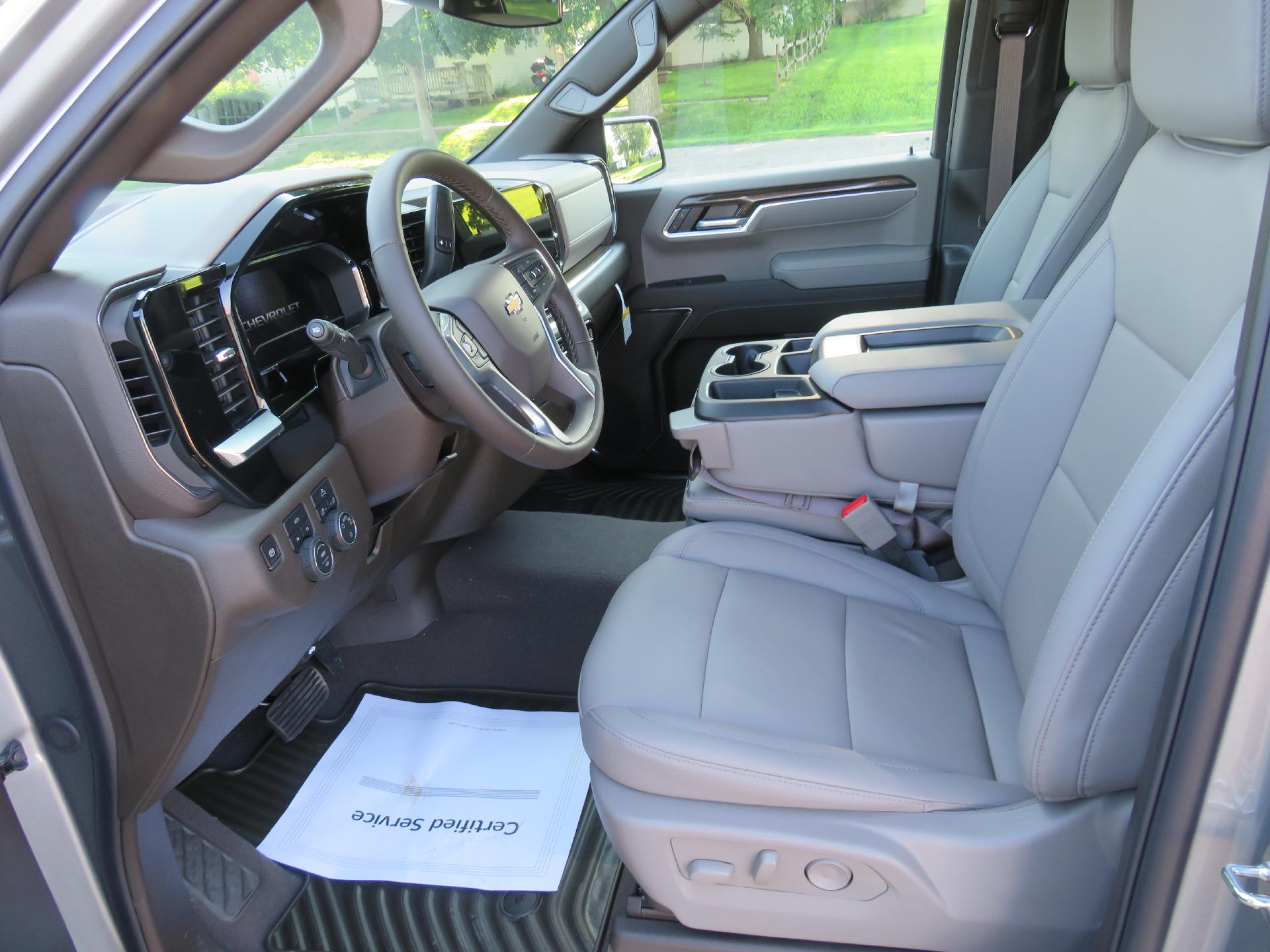 2024 Chevrolet Silverado 1500 Vehicle Photo in MAPLETON, IA 51034-1072