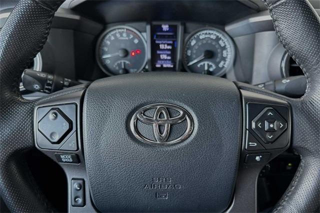 2017 Toyota Tacoma Vehicle Photo in ELK GROVE, CA 95757-8703