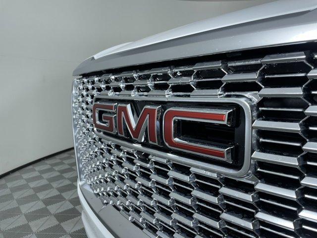 2024 GMC Yukon XL Vehicle Photo in GILBERT, AZ 85297-0402