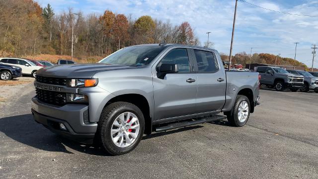 2021 Chevrolet Silverado 1500 Vehicle Photo in MOON TOWNSHIP, PA 15108-2571