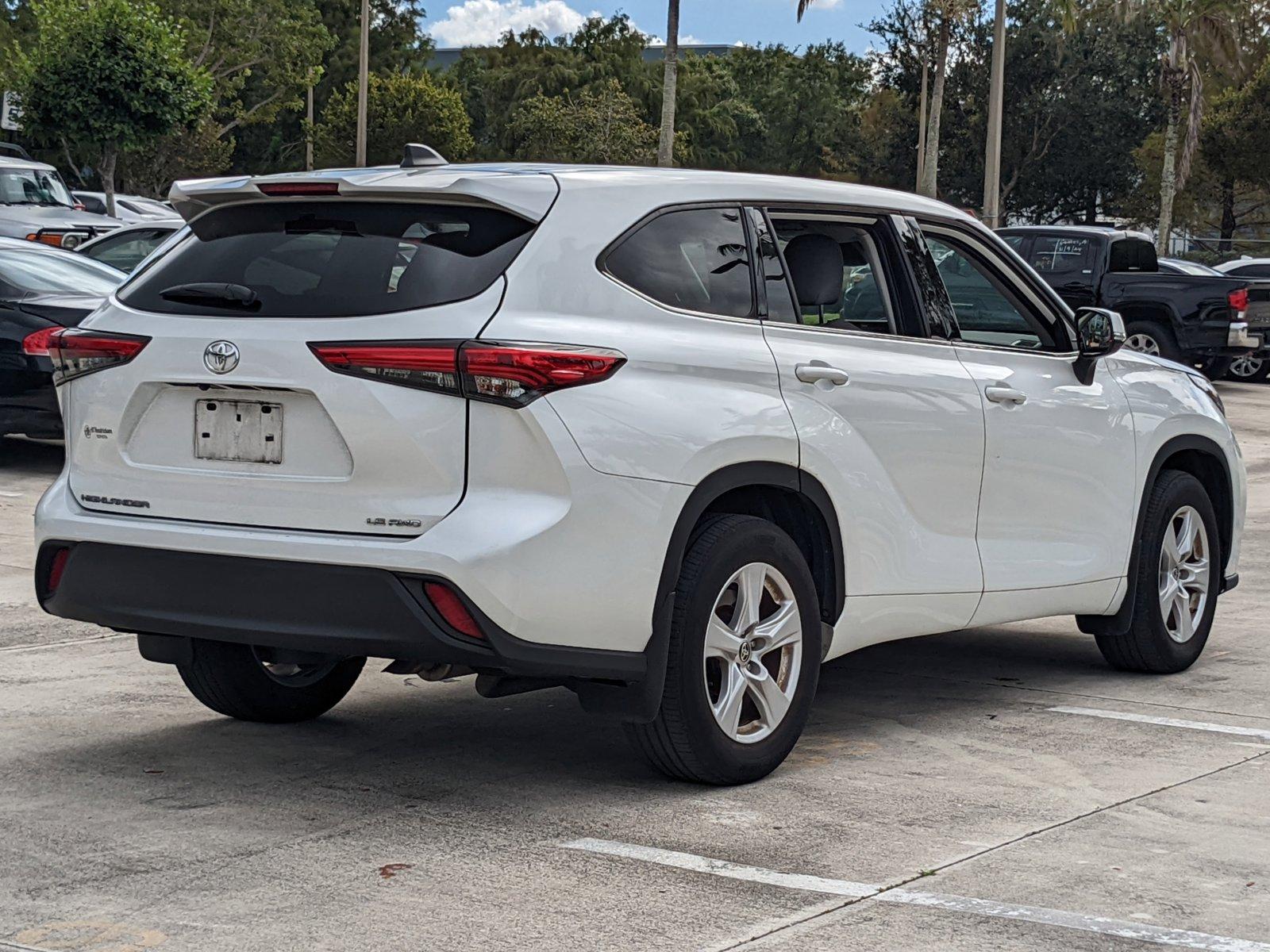 2022 Toyota Highlander Vehicle Photo in Davie, FL 33331