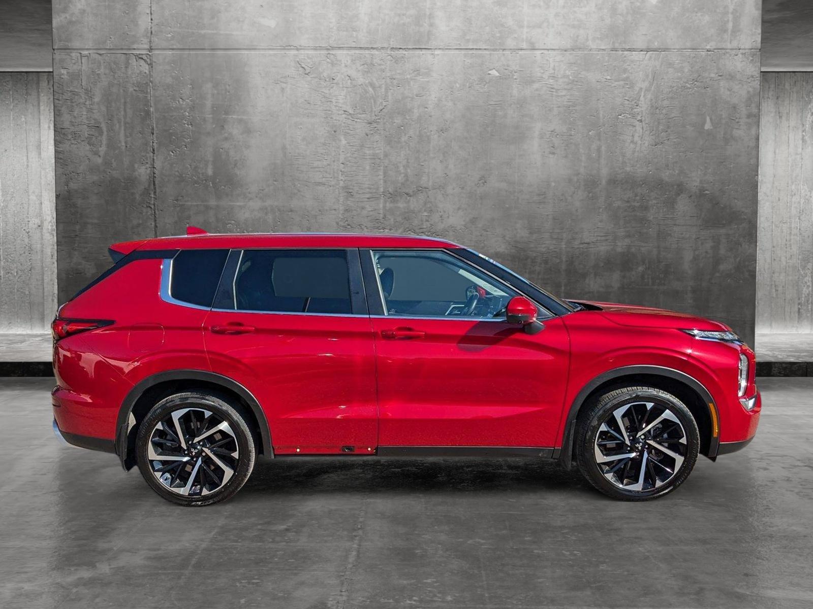 2023 Mitsubishi Outlander Vehicle Photo in LONE TREE, CO 80124-2750