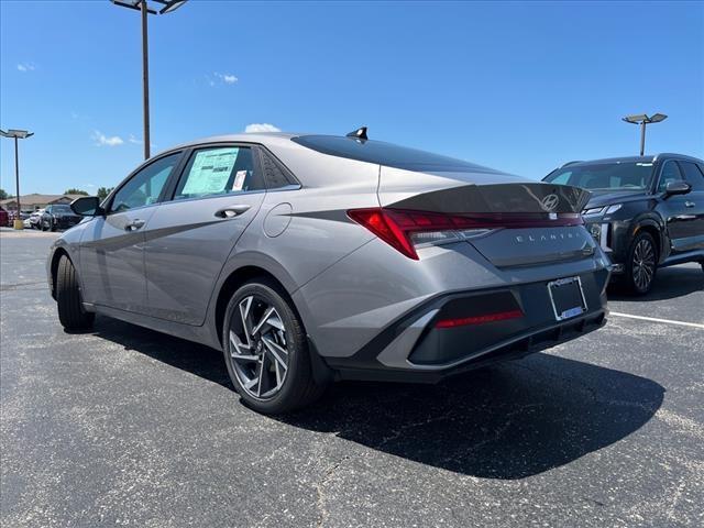 2024 Hyundai ELANTRA Vehicle Photo in O'Fallon, IL 62269