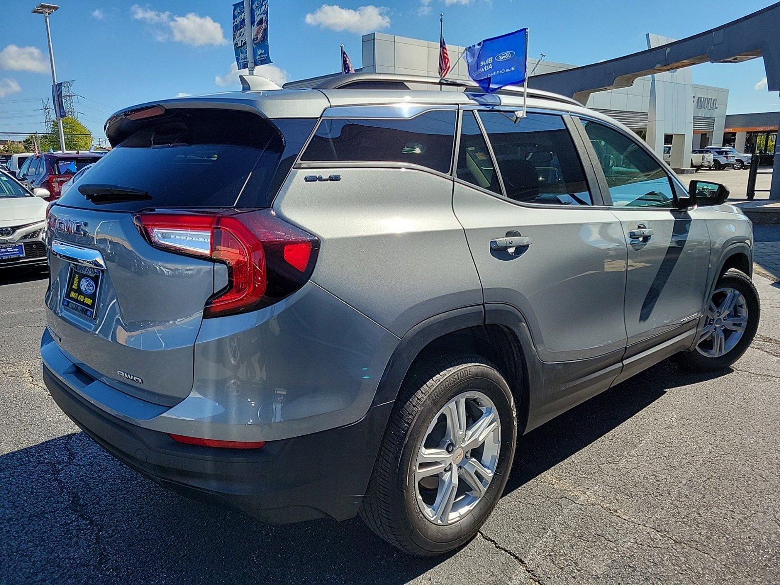 2023 GMC Terrain Vehicle Photo in Saint Charles, IL 60174