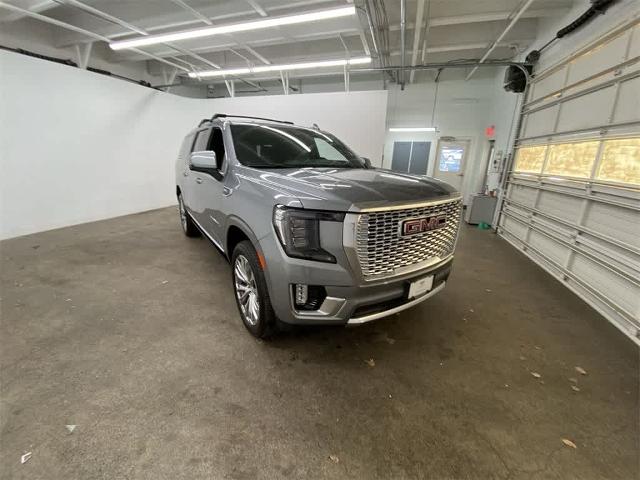 2023 GMC Yukon XL Vehicle Photo in PORTLAND, OR 97225-3518