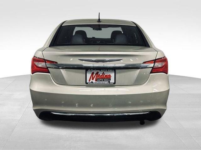 2013 Chrysler 200 Vehicle Photo in MEDINA, OH 44256-9631