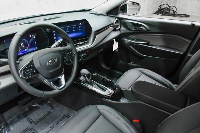 2025 Chevrolet Trax Vehicle Photo in EVERETT, WA 98203-5662