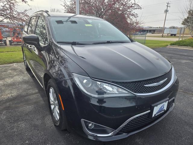 2017 Chrysler Pacifica Vehicle Photo in Oshkosh, WI 54901