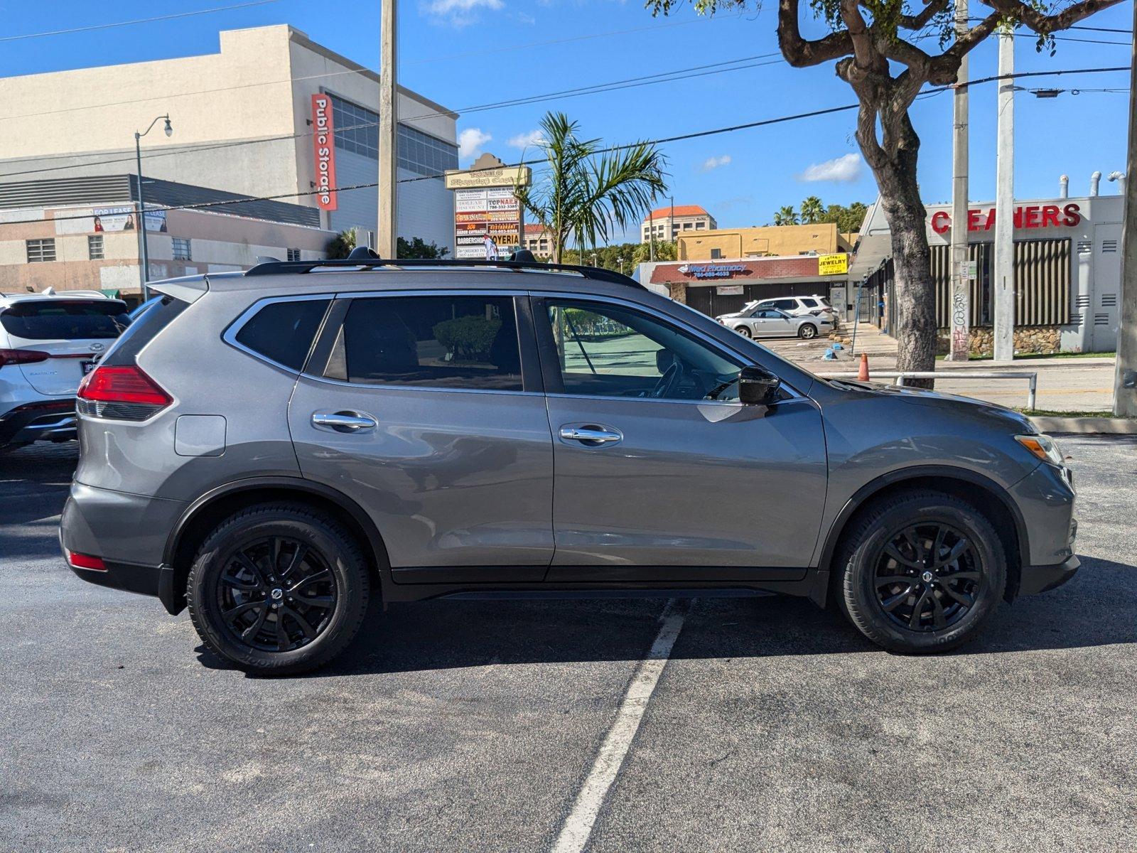 2017 Nissan Rogue Vehicle Photo in Miami, FL 33135