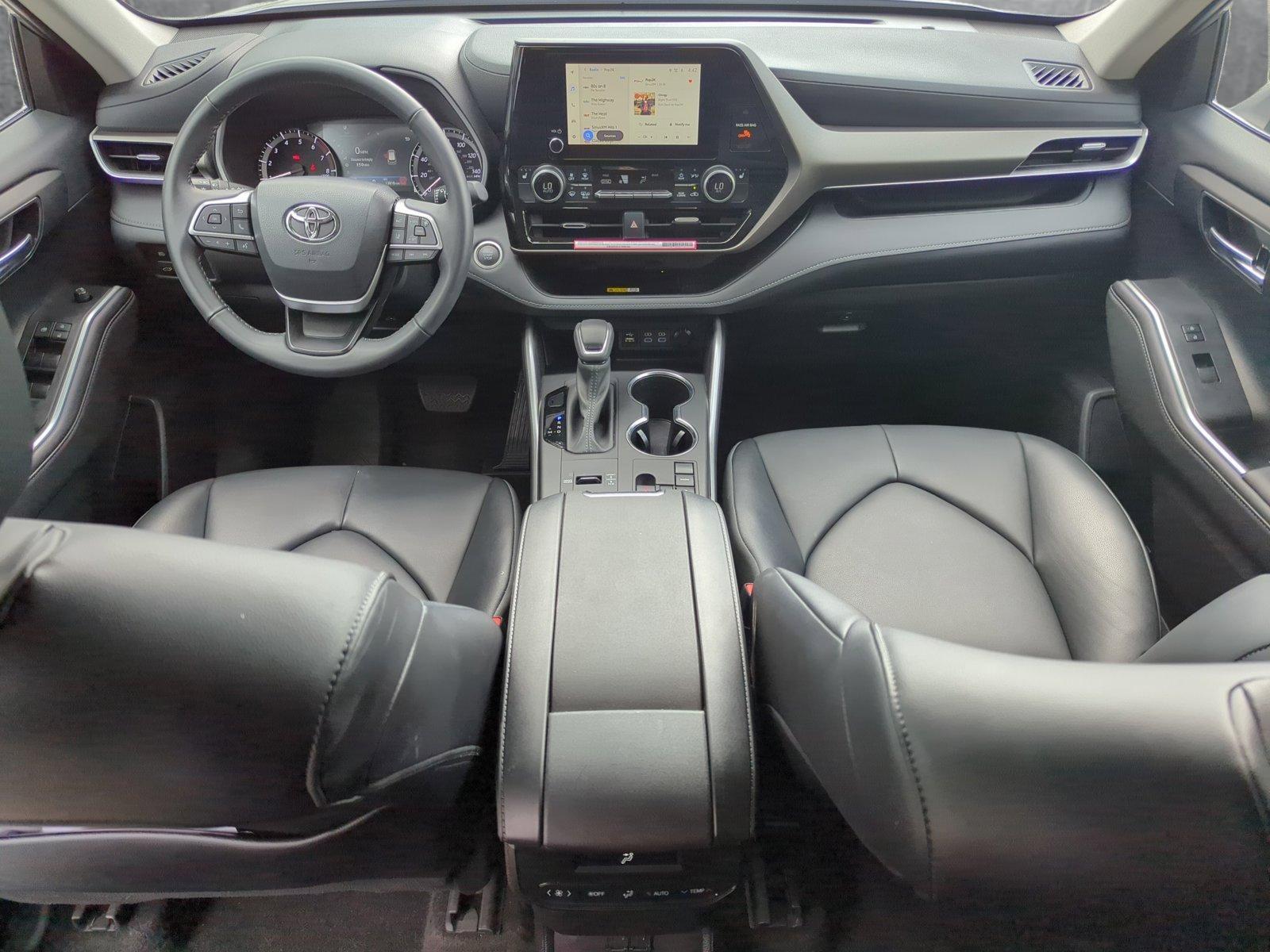 2024 Toyota Highlander Vehicle Photo in Ft. Myers, FL 33907