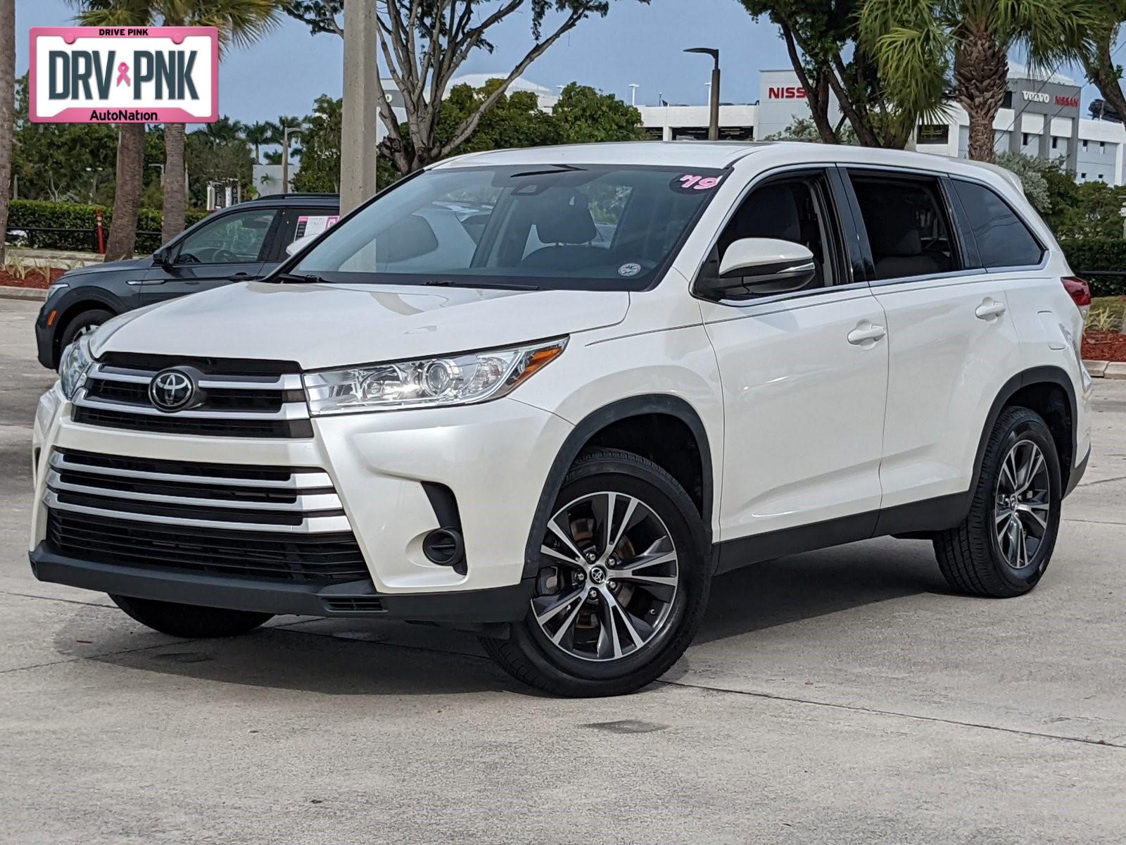 2019 Toyota Highlander Vehicle Photo in Davie, FL 33331