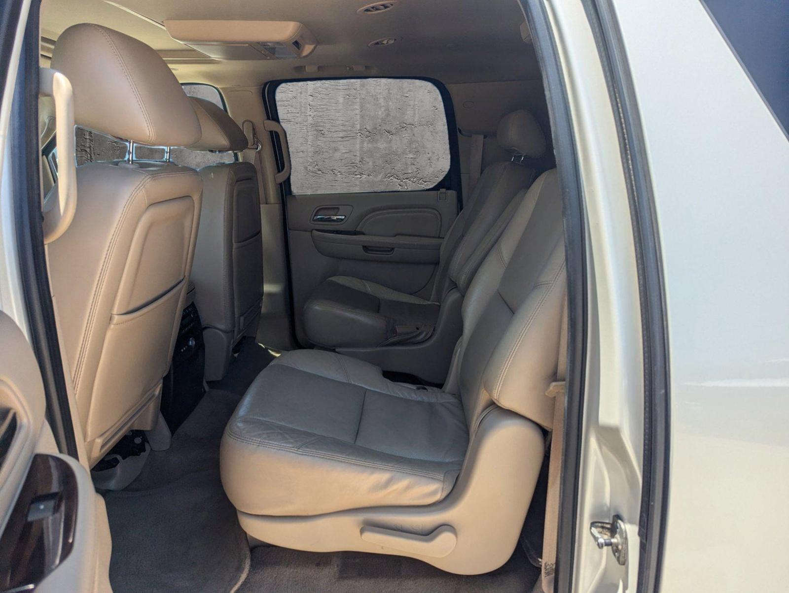 2010 Cadillac Escalade ESV Vehicle Photo in CORPUS CHRISTI, TX 78412-4902