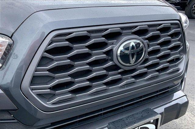 2021 Toyota Tacoma 4WD Vehicle Photo in INDEPENDENCE, MO 64055-1377