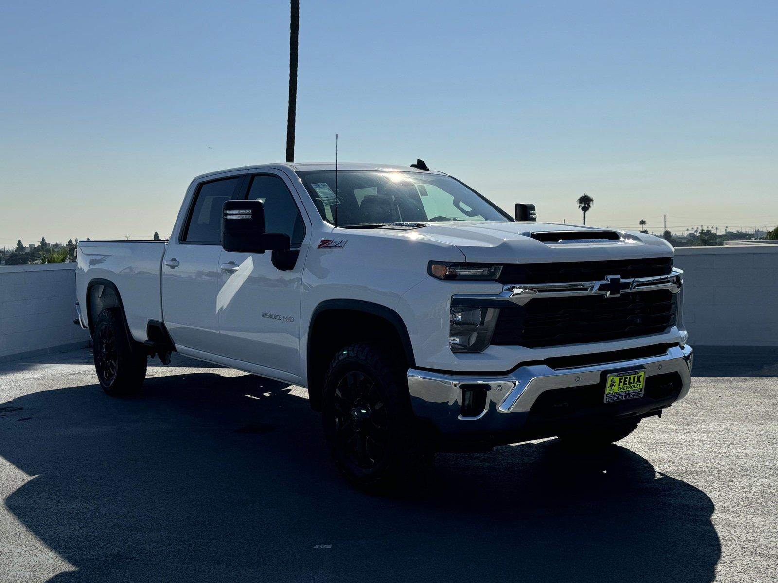 2025 Chevrolet Silverado 2500 HD Vehicle Photo in LOS ANGELES, CA 90007-3794